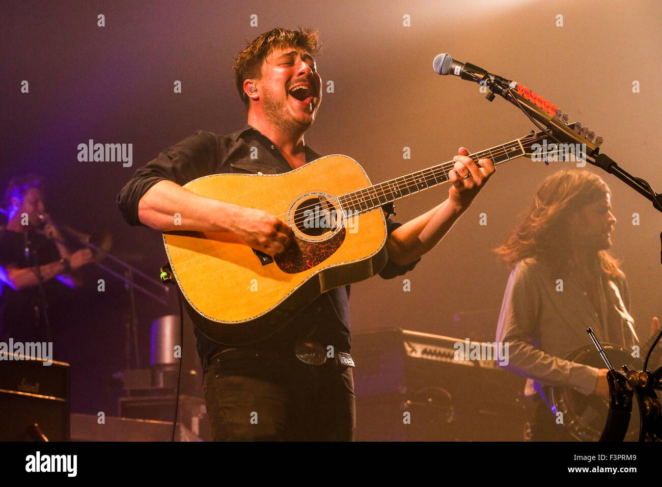Mumford and Sons perform on their 2015 Summer Tour Stock Photo - Alamy