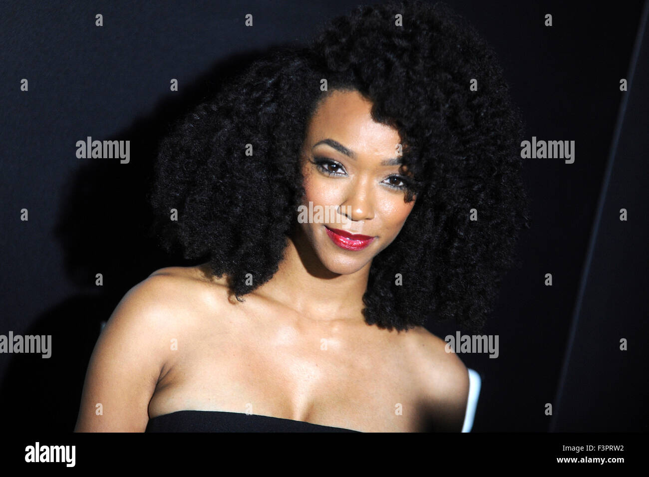 New York City. 9th Oct, 2015. Sonequa Martin-Green attends AMC's 'The Walking Dead' Season 6 Fan Premiere Event 2015 at Madison Square Garden on October 9, 2015 in New York City. © dpa/Alamy Live News Stock Photo