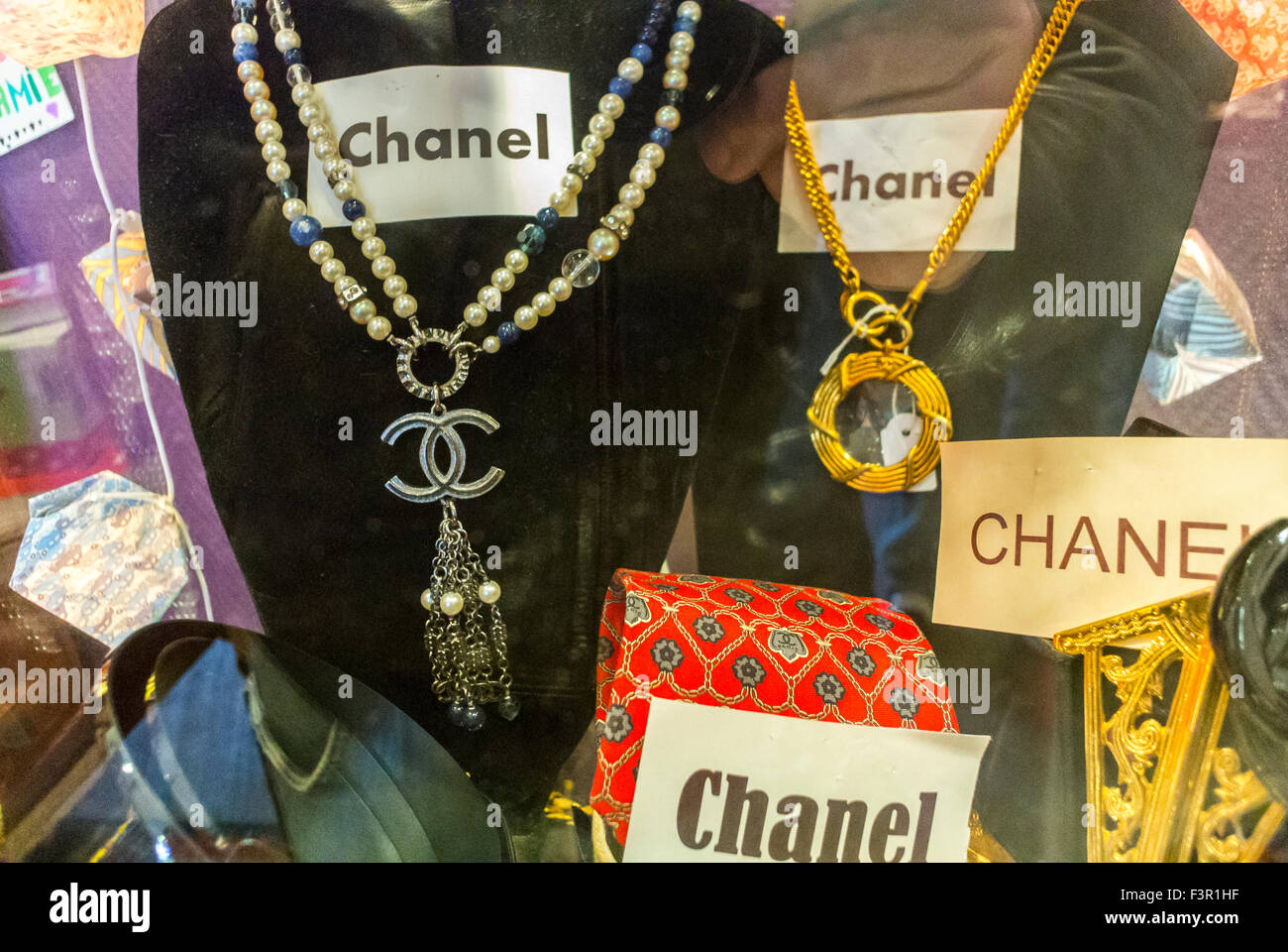 Paris, France, Detail, Vintage Jewelry on DIsplay with Jewelry Brands names  in French Flea Market, "les Puces de Paris Saint Ouen", Porte de  Clignancourt, Chanel Brand Antiques Stock Photo - Alamy