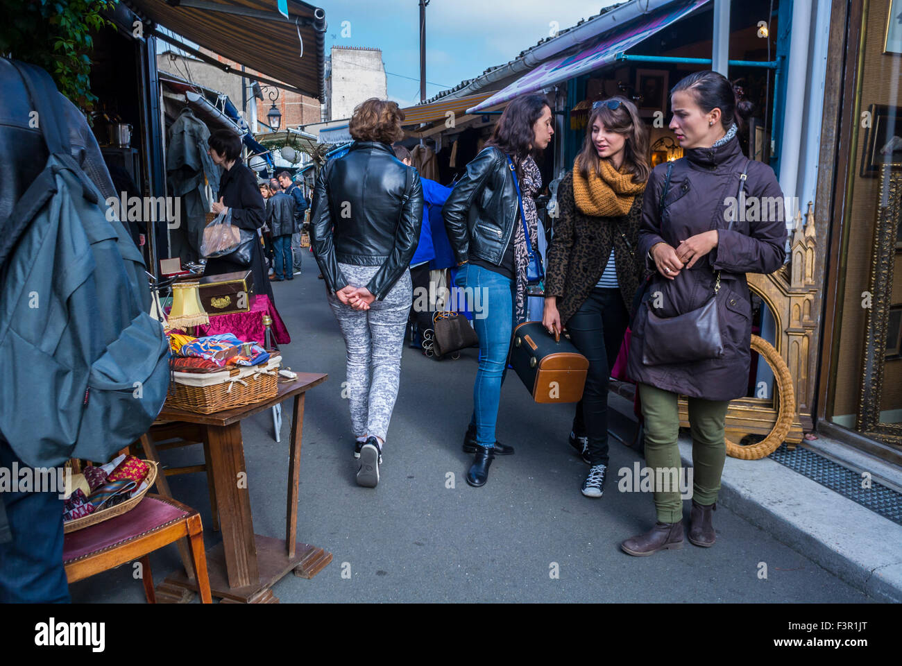 Paris, France, WOmen Shopping in French Flea Market, "les Puces de