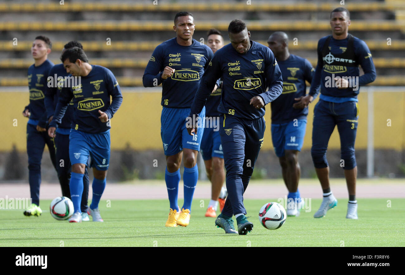 Quito, Ecuador. 11th Oct, 2015. Players of Ecuador's national soccer team attend a training session for the qualifying match for the FIFA Russia 2018 World Cup against Bolivia in the Olympic Atahualpa Stadium, in Quito, capital of Ecuador, on Oct. 11, 2015. © Santiago Armas/Xinhua/Alamy Live News Stock Photo