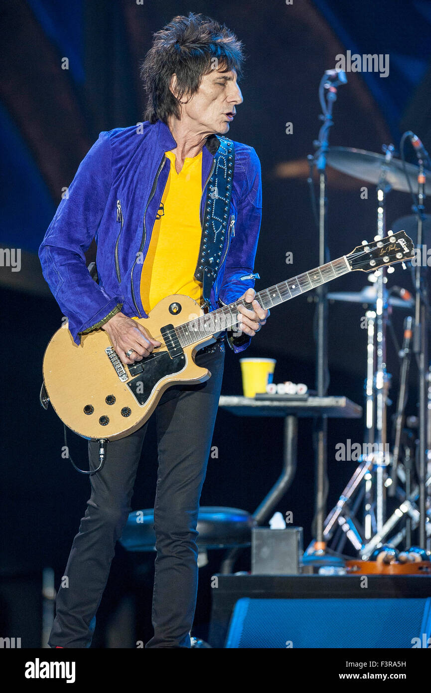 Guitarist ronnie wood hires stock photography and images Alamy