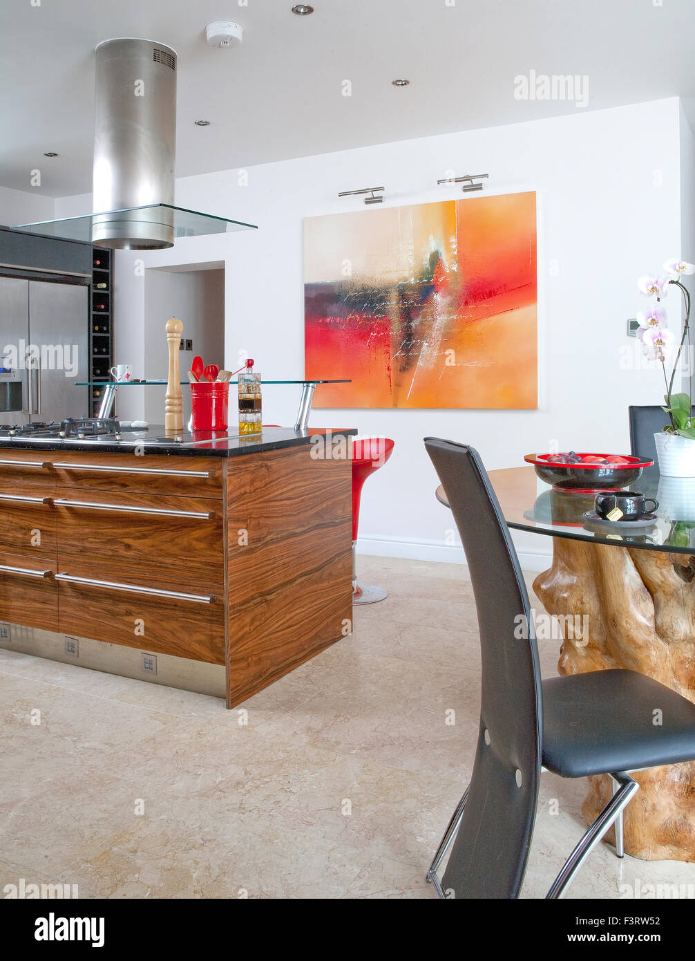 Kitchen diner hi-res stock photography and images - Alamy