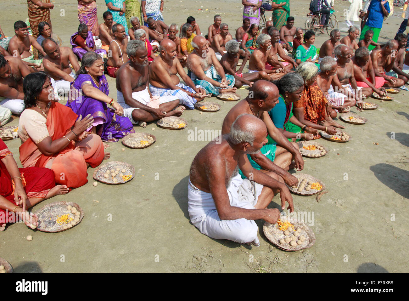 Allahabd, India. 12th Oct, 2015. Hindu Devotees Offering "Pind Daan" To ...