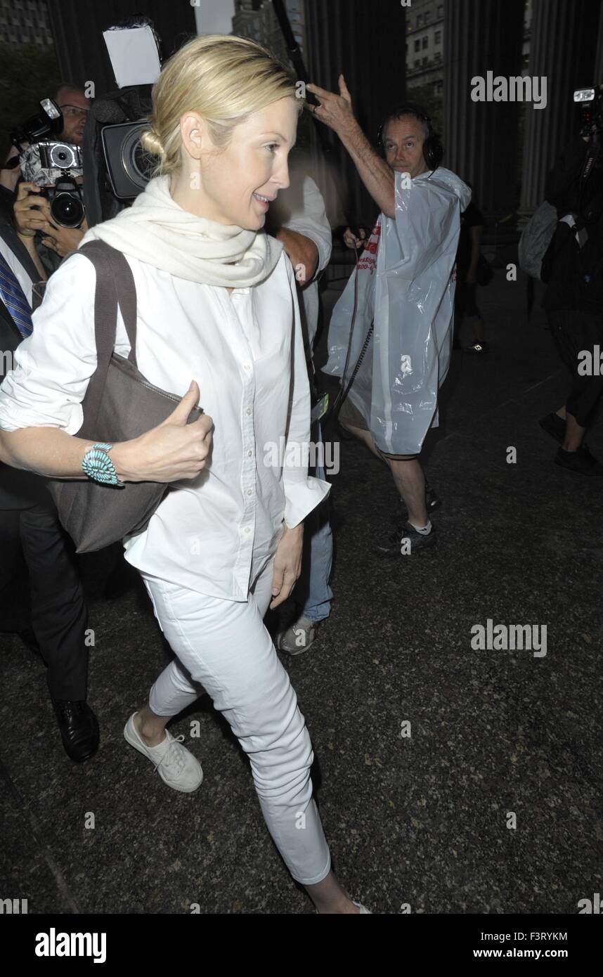 Kelly Rutherford, who's been embroiled in a bitter custody battle with ...