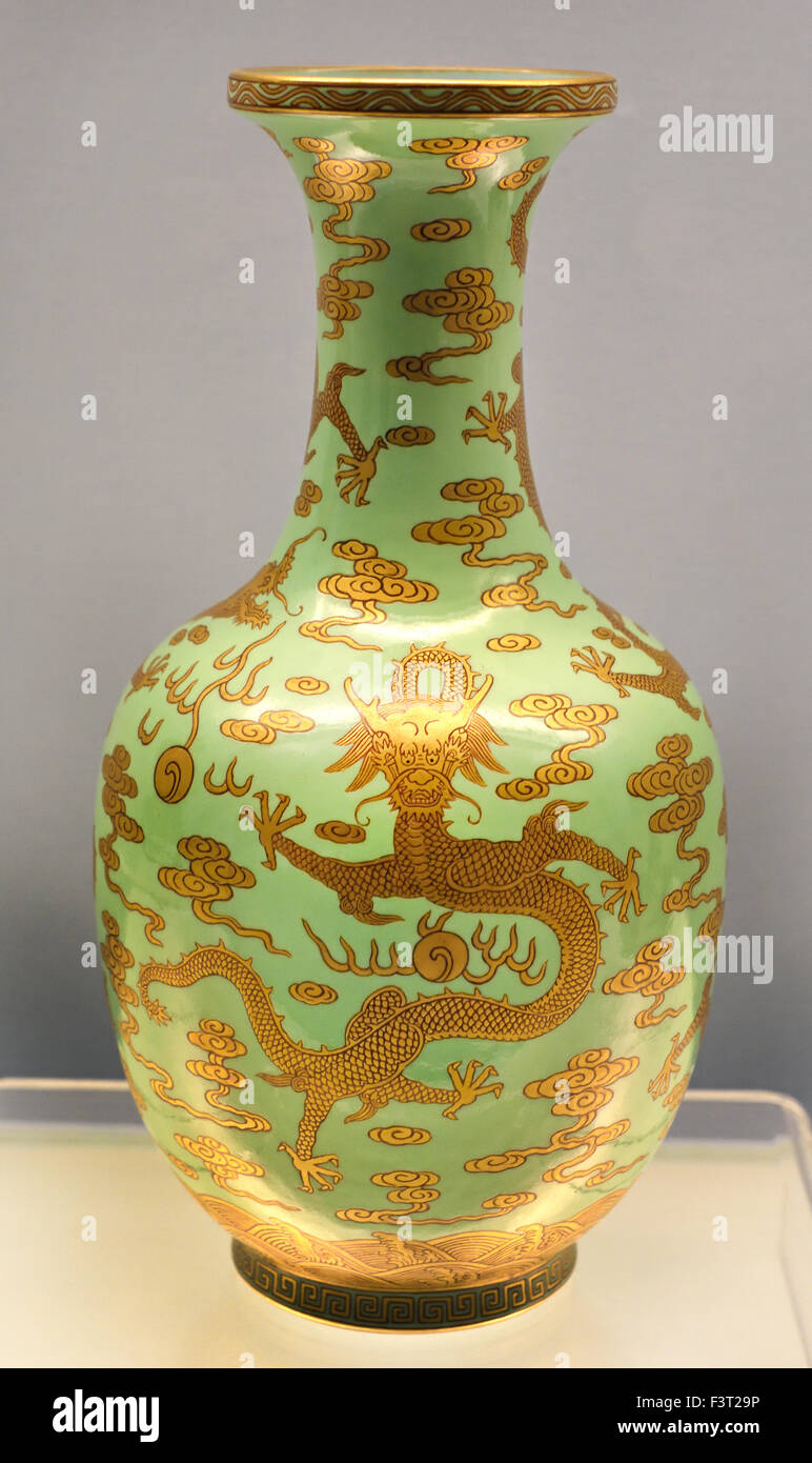 Vase with golden cloud and dragon design on green ground Jingdezhen Ware 1736  - 1795 AD  Qianlong Reign ( Qing Dynasty ) Shanghai Museum of ancient Chinese art China Stock Photo