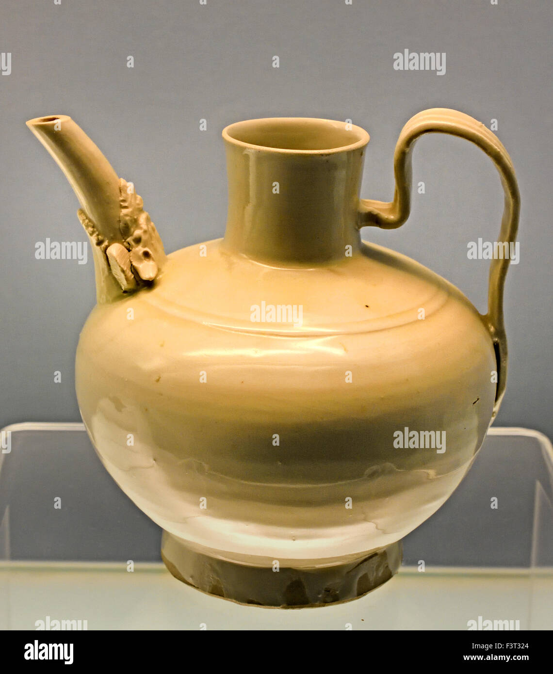 White Glazed Pitcher Ding Ware 960 - 1127 AD Northern Song Dynasty ( Shanghai Museum of ancient Chinese art ) China Stock Photo