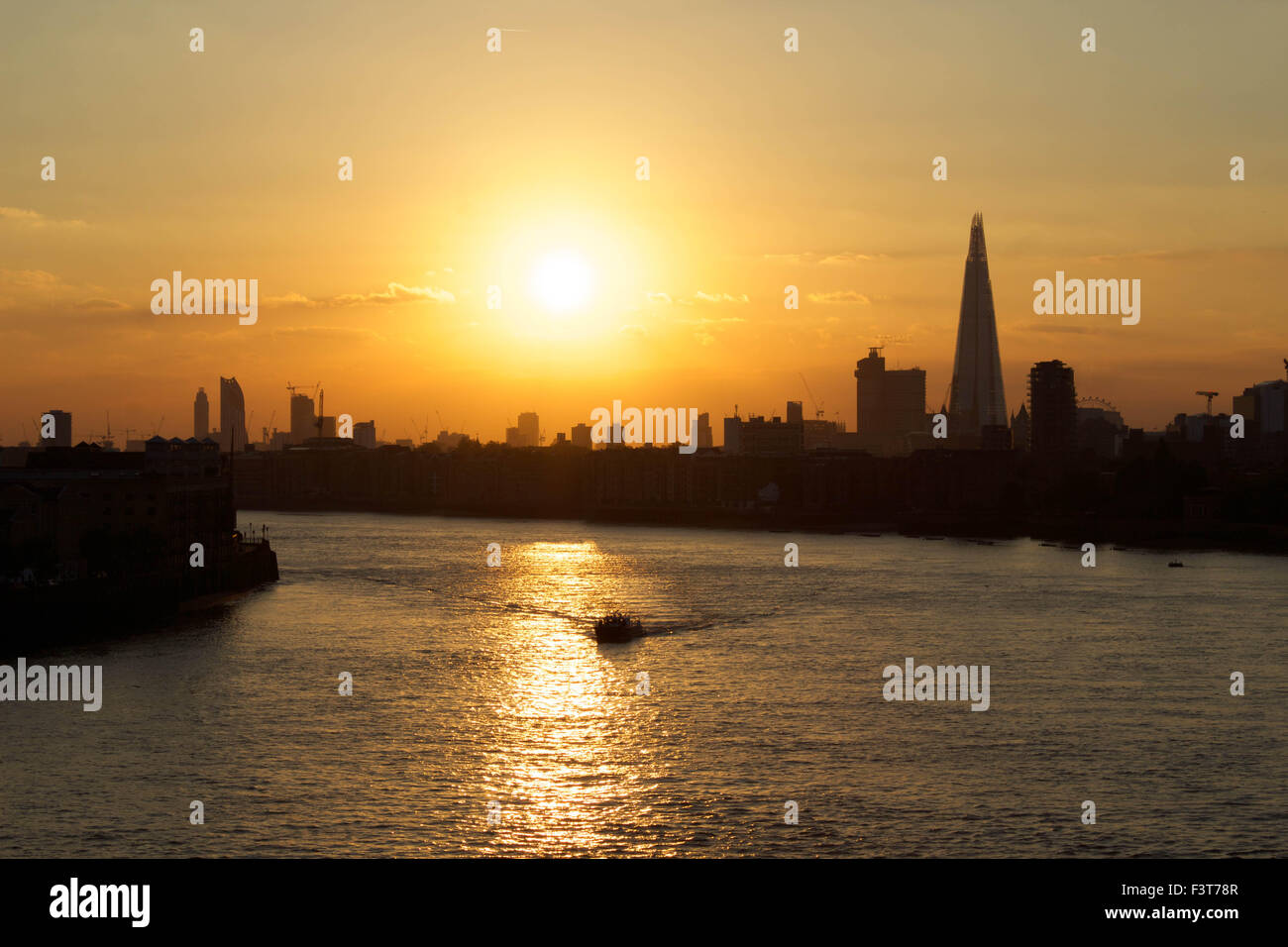 London, UK. 12th October, 2015. UK Weather Beautiful satsuma orange