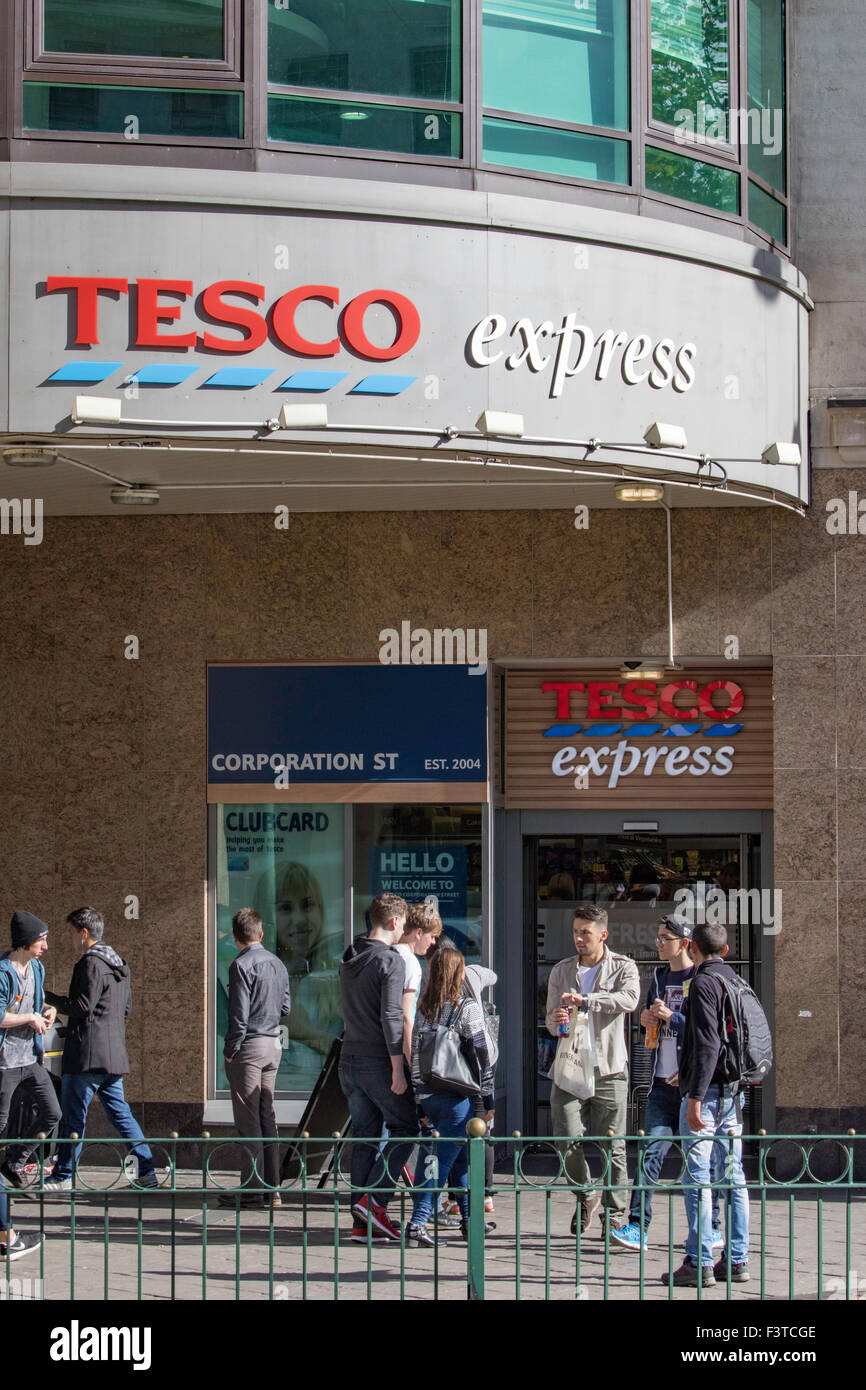 Tesco Express store, Birmingham, England, UK Stock Photo