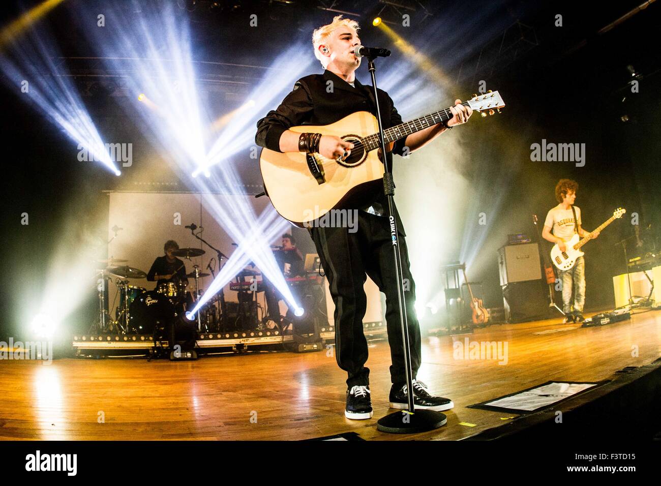 Milan, Italy. 12th Oct, 2015. Lorenzo Fragola performs live at Alcatraz in Milano, Italy, on October 12 2015 Credit:  Mairo Cinquetti/Alamy Live News Stock Photo