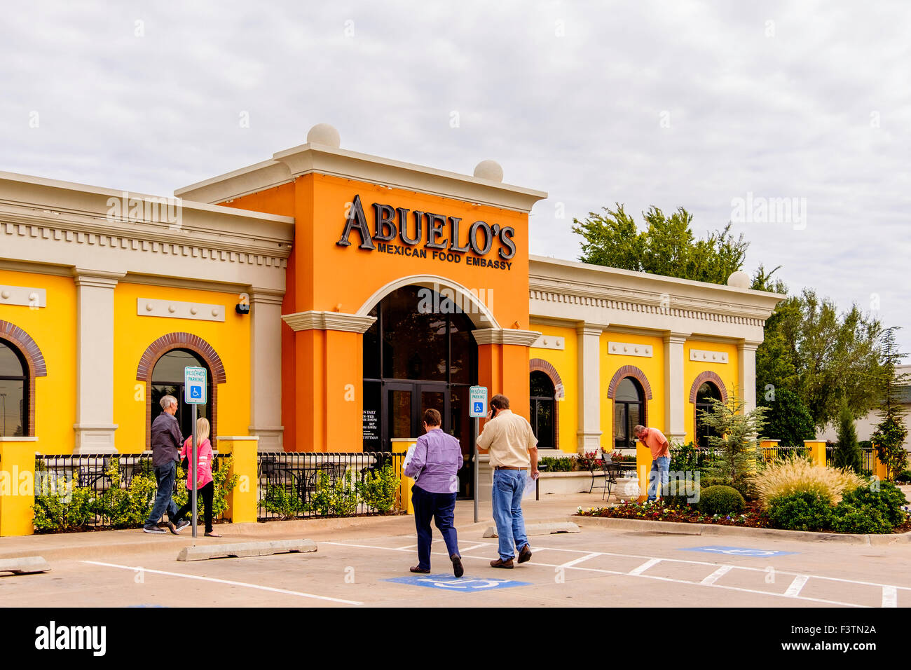 Abuelo's Mexican Food Embassy, a restuarant serving Mexican Cuisine in Oklahoma City, Oklahoma, USA. U.S., U.S.A. Stock Photo