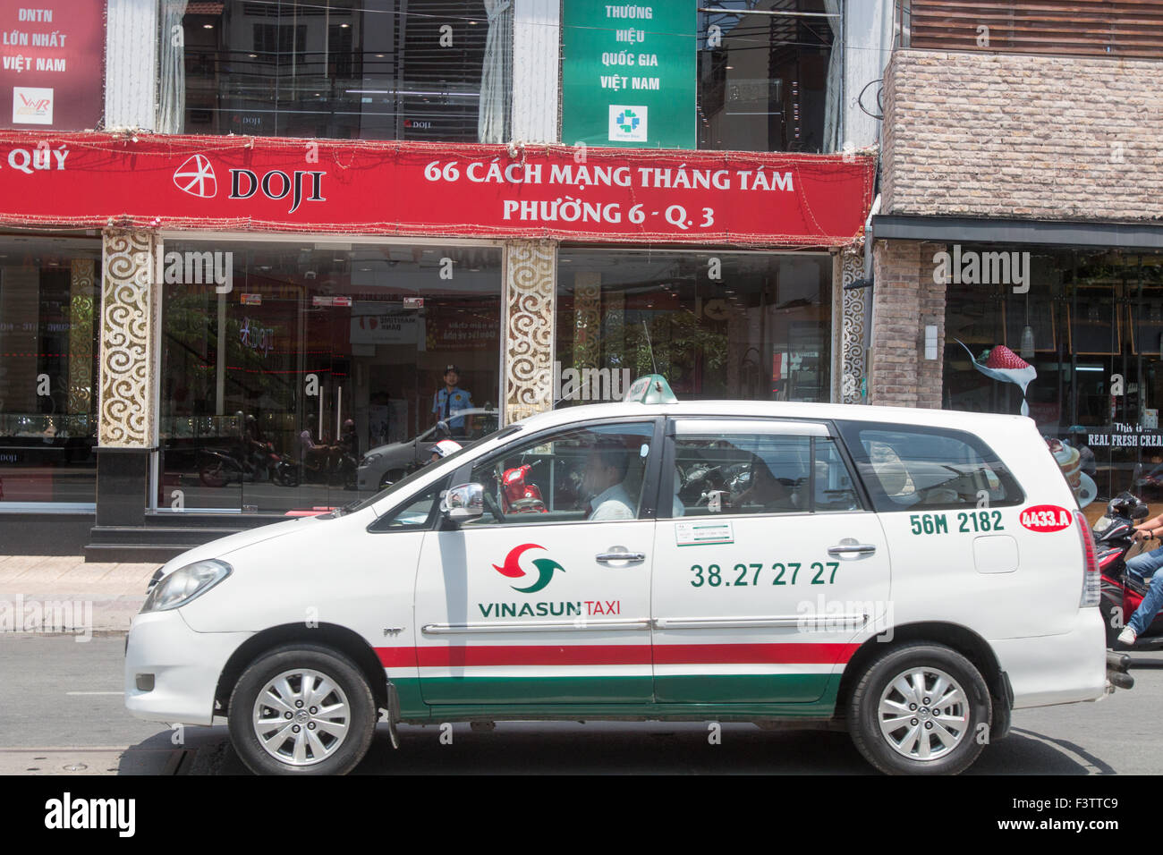 Vinasun vietnamese taxi car in Ho Chi Minh city, formerly Saigon,Vietnam Stock Photo Alamy Vinasun vietnamese taxi car in Ho Chi Minh city, formerly Saigon,Vietnam Stock Photo Alamy