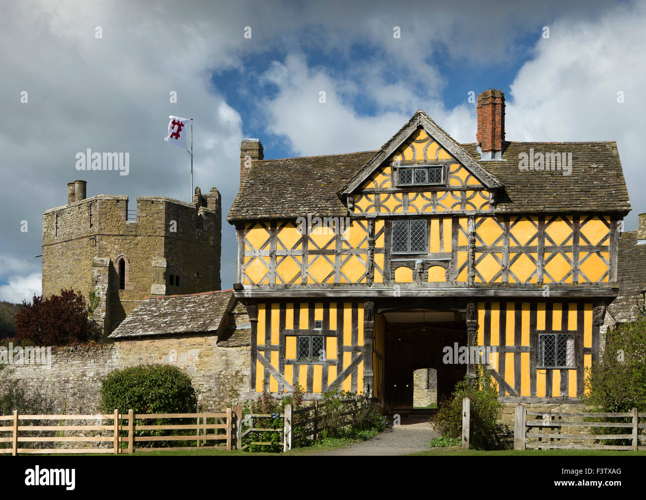 UK, England, Shropshire, Craven Arms, Stokesay Castle, gatehouse and south tower Stock Photo