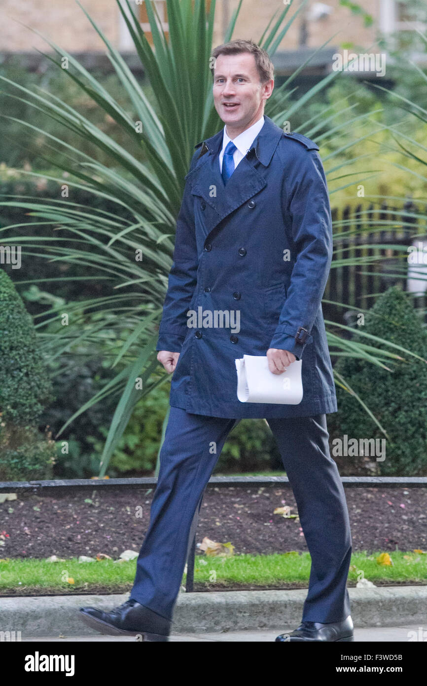 Westminster London,UK. 13th October 2015. Health  Secretary Jeremy Hunt arrives at Downing for the weekly cabinet meeting Credit:  amer ghazzal/Alamy Live News Stock Photo