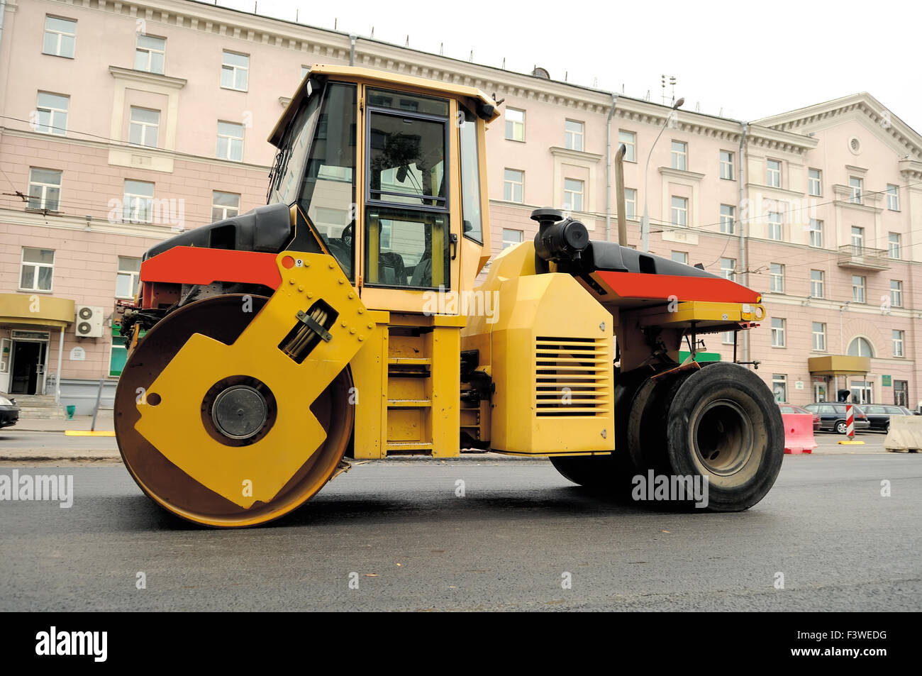 pneumatic tyred roller compactor machine Stock Photo - Alamy