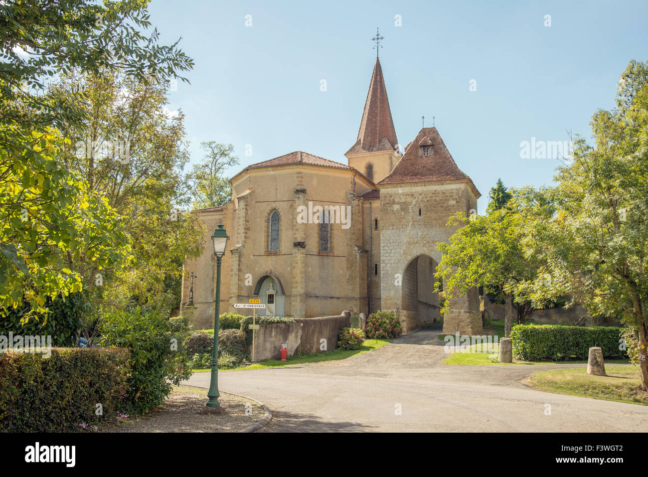 Church & Gatehouse, Village of Pouylebon, Department 32,  Gers, South West France Stock Photo
