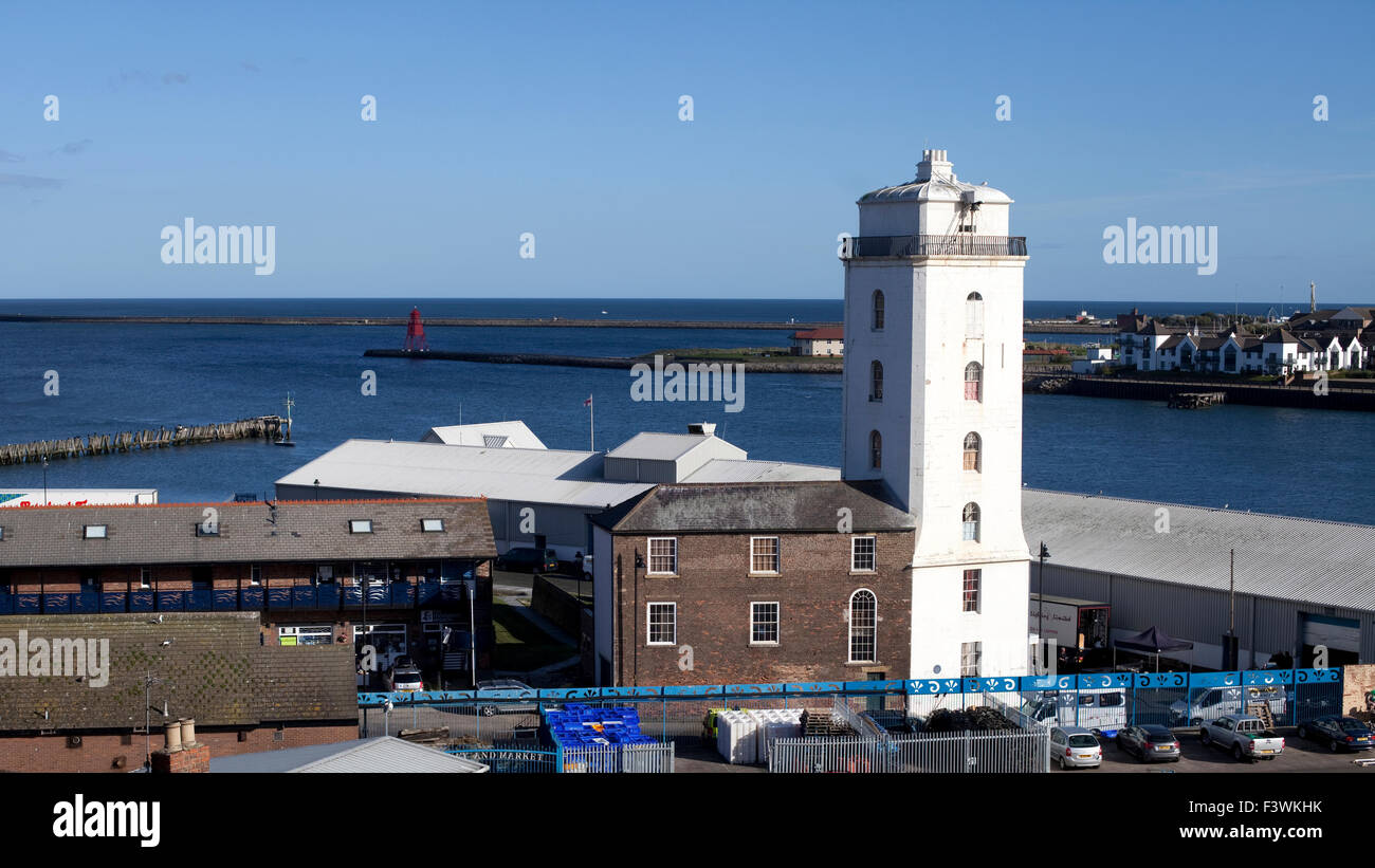 View of the entrance to Tynemouth harbour and the 'Low Light'. Stock Photo