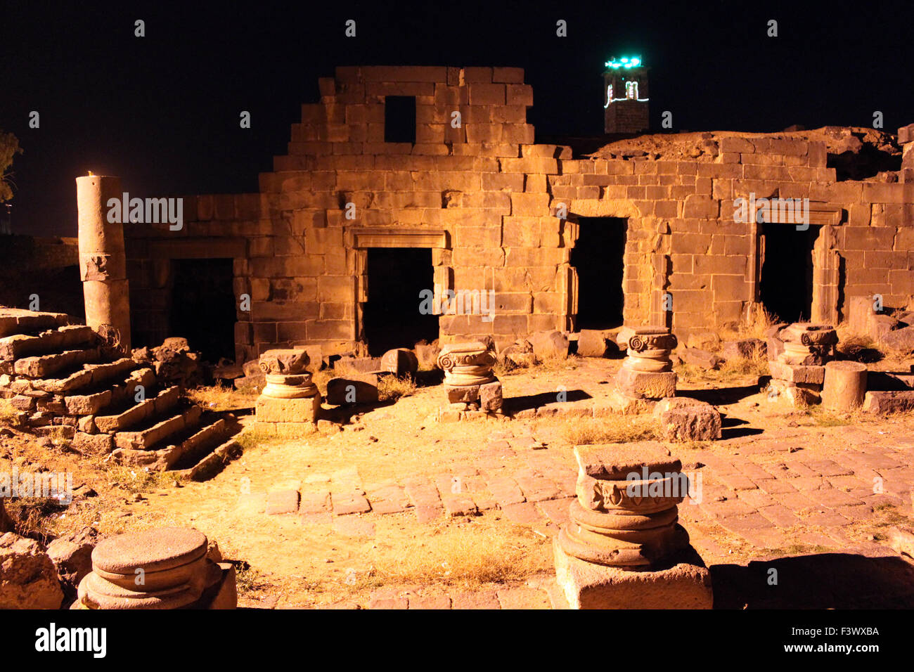 Doric column night hi-res stock photography and images - Alamy