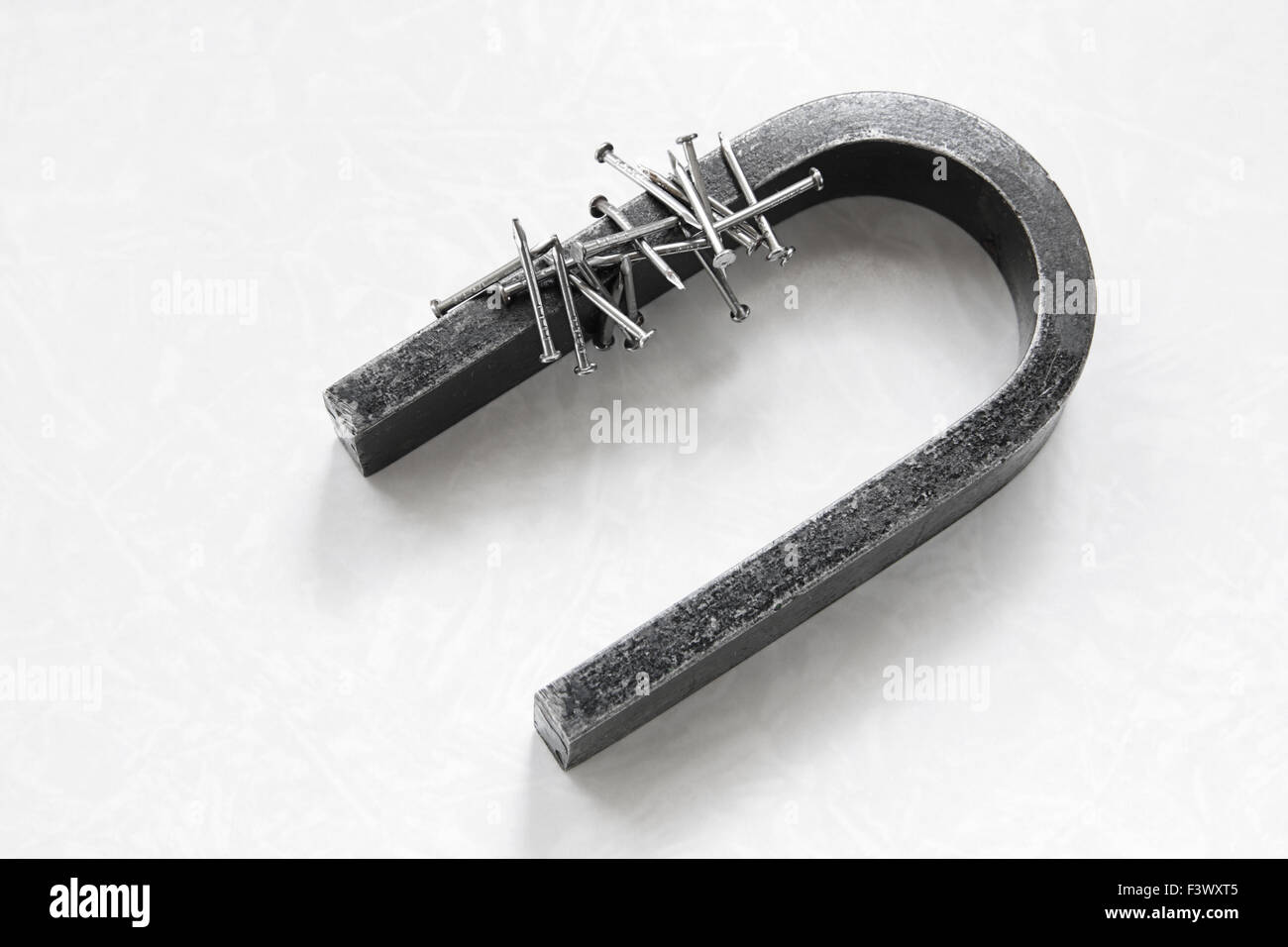 Magnetic pull hi-res stock photography and images - Alamy