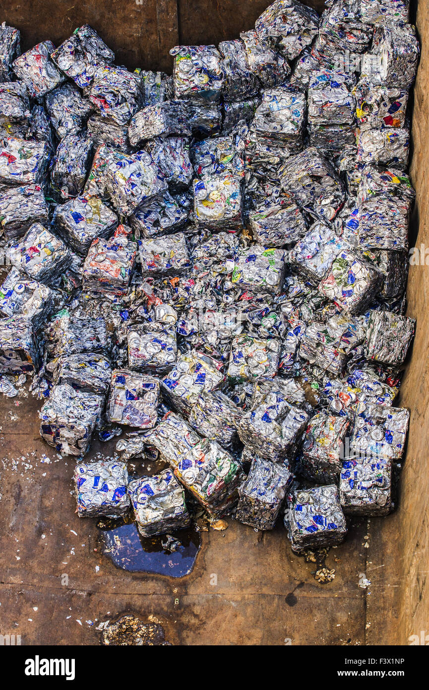 recycling of aluminum beverage cans Stock Photo Alamy