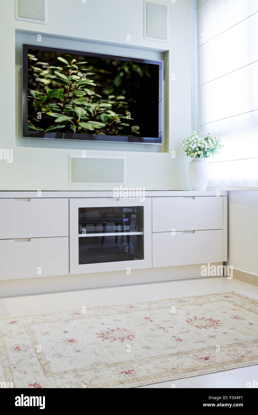 Plasma television hires stock photography and images Alamy