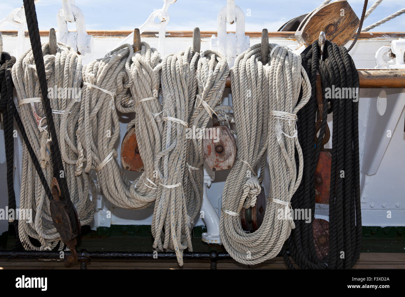 Ropes on sailboat Stock Photo Alamy
