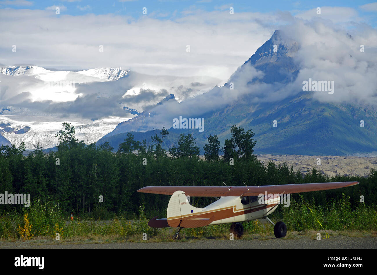 bush pilot in the wilderness of Alaska Stock Photo Alamy