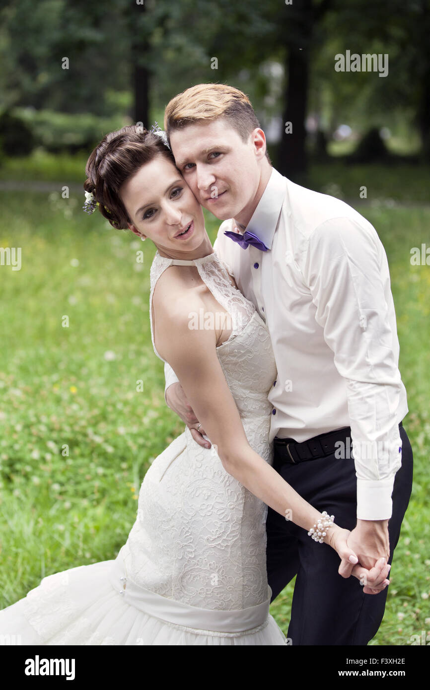 Wedding dance of bride and groom Stock Photo - Alamy