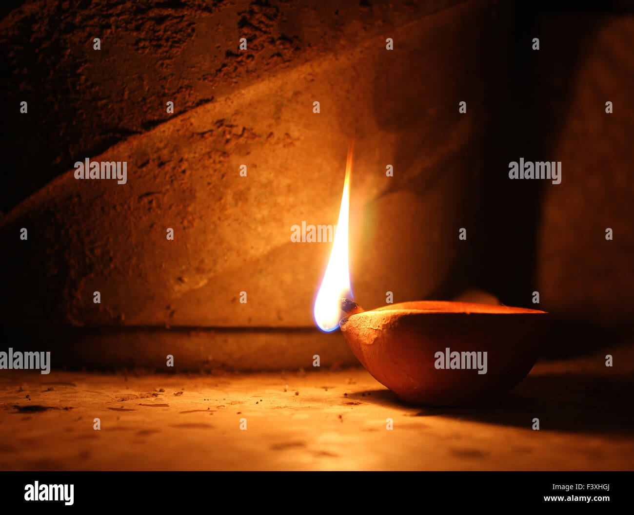 Oil Lamp India Stock Photos & Oil Lamp India Stock Images Alamy