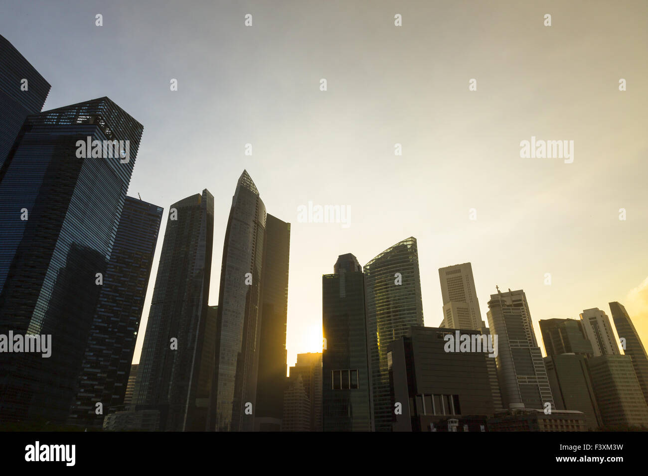 Silhouette singapore city skyline hi-res stock photography and images ...