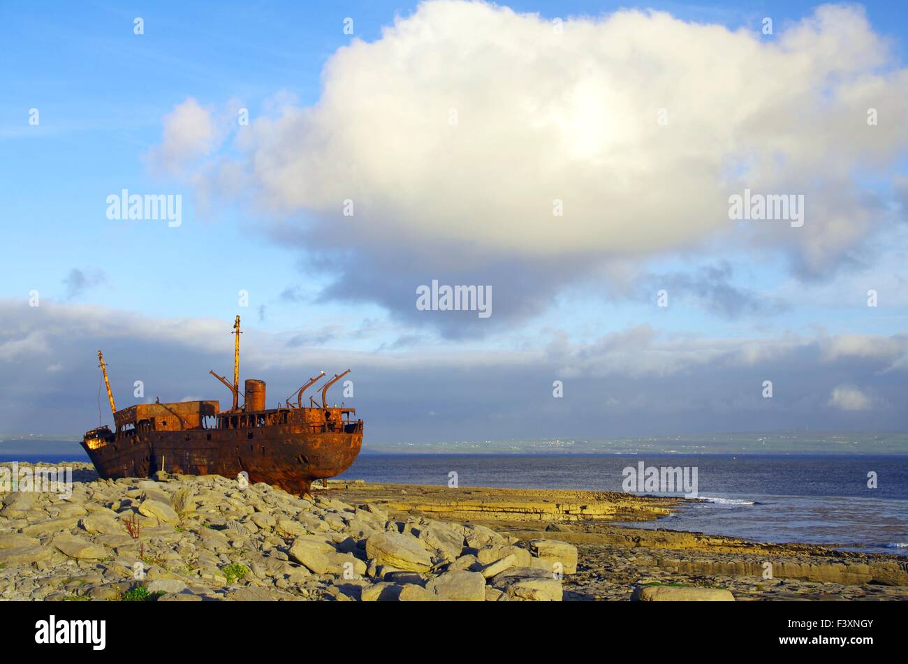 Ship wreck on aran islands hi-res stock photography and images - Alamy