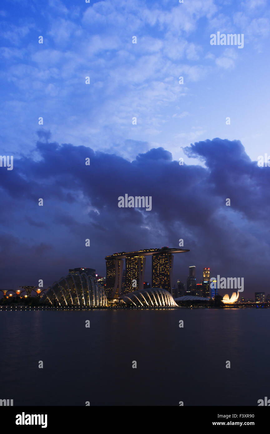 Harbour singapore skyline hi-res stock photography and images - Alamy