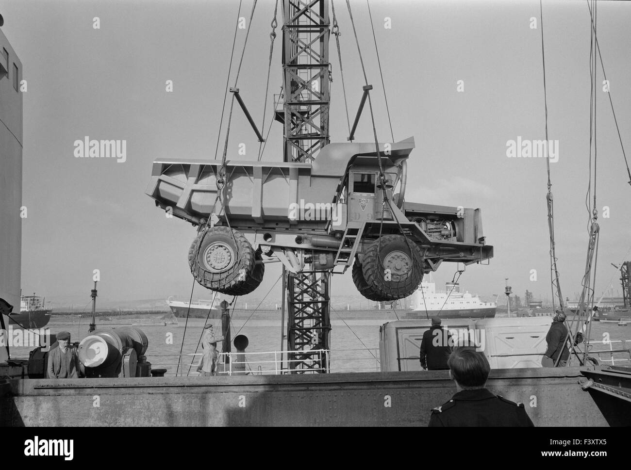 Loading dock Black and White Stock Photos & Images - Alamy