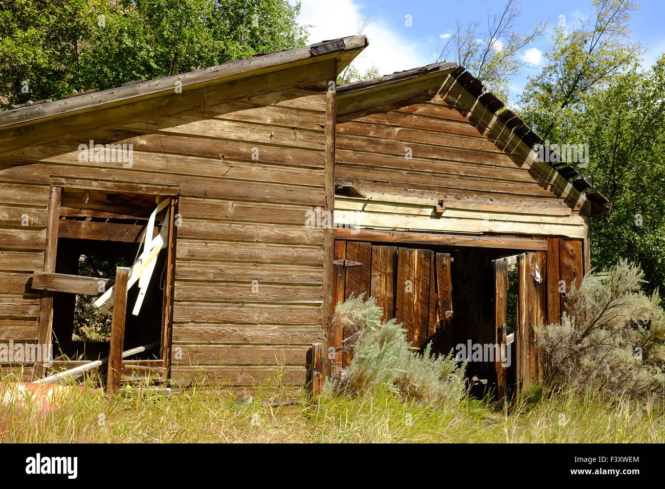 Old Cabins In The Woods Stock Photo 88486572 Alamy