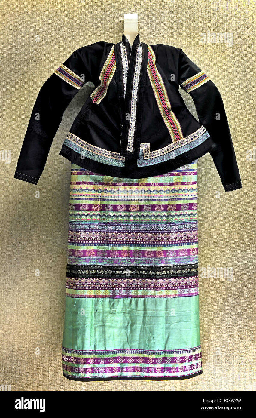 Woman's ensemble Dai ( Xishuangbanna Yunnan ) 1st half 20th Century Shanghai Museum of ancient Chinese art China Stock Photo