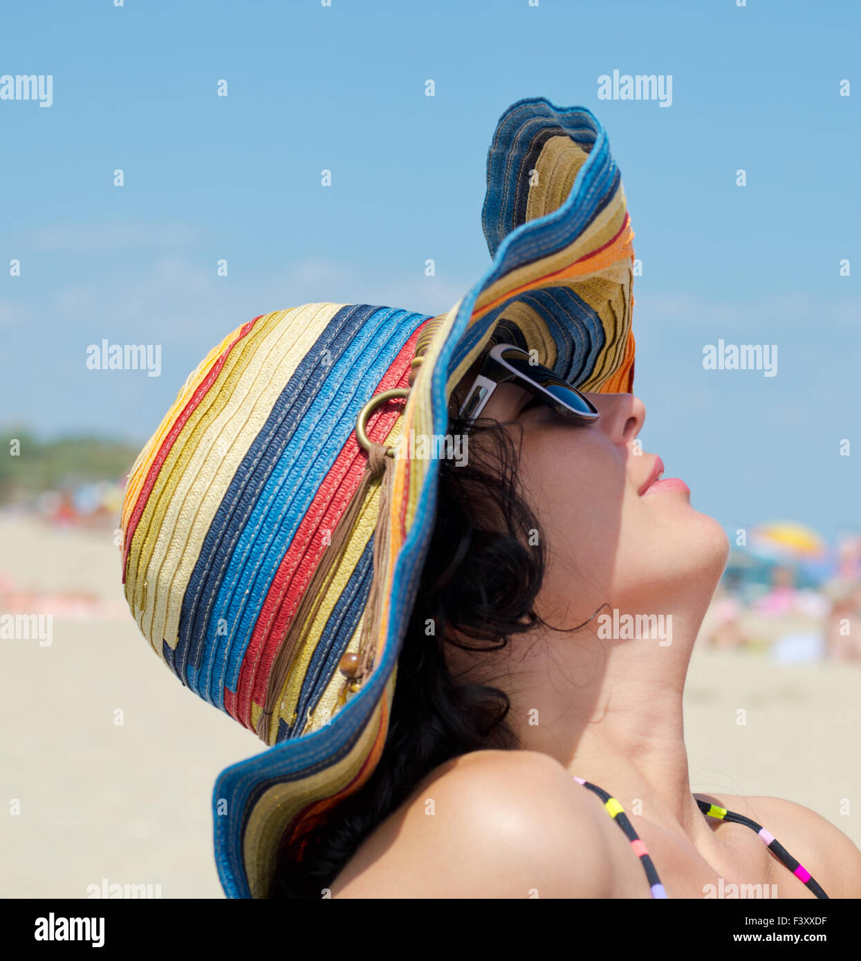 Woman face hat sunglasses hi-res stock photography and images - Alamy