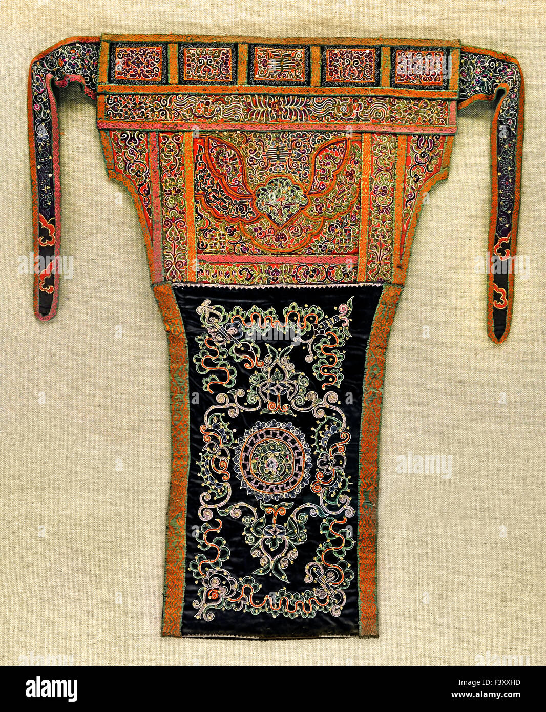 baby carrier with horsehair embroidery Shui ( Sandu Guizou ) 2nd half