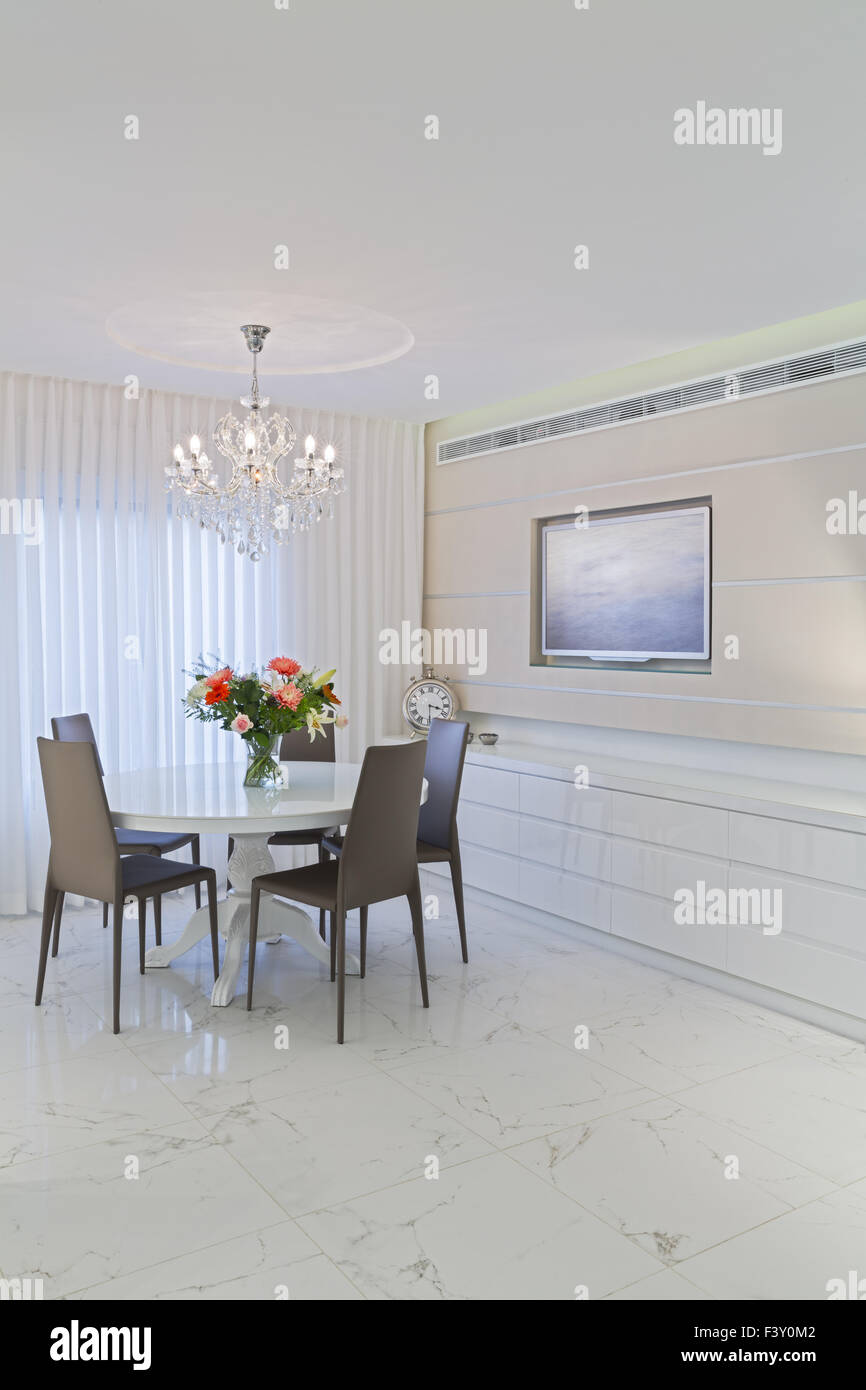 Modern Luxury Dining Room Stock Photo - Alamy