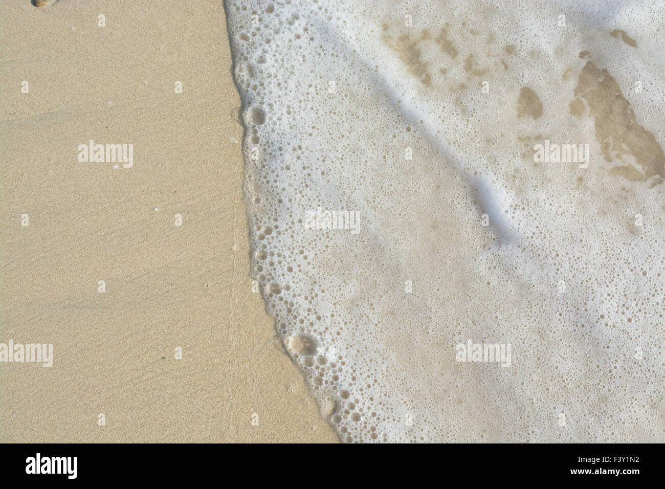 Seafoam hi-res stock photography and images - Alamy