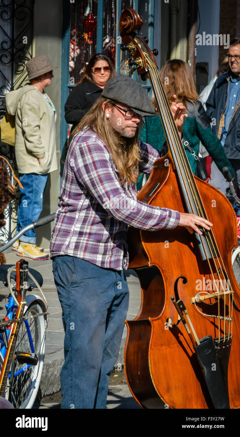 Stand up bass hires stock photography and images Alamy