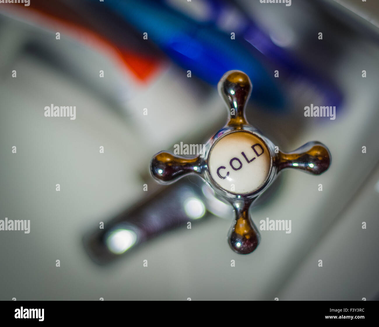 Vintage Wash Basin Stock Photo - Alamy