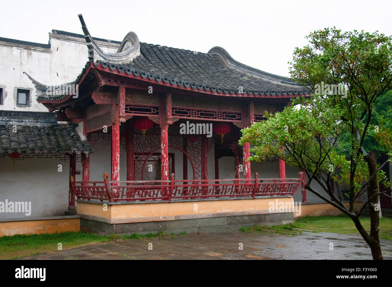 The old mansion in Xi Tang Stock Photo - Alamy