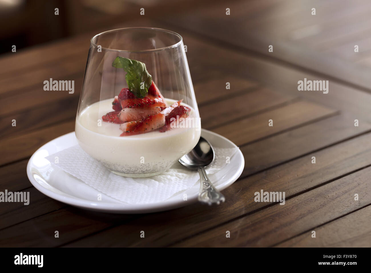 Healthy vanilla dessert hi-res stock photography and images - Alamy