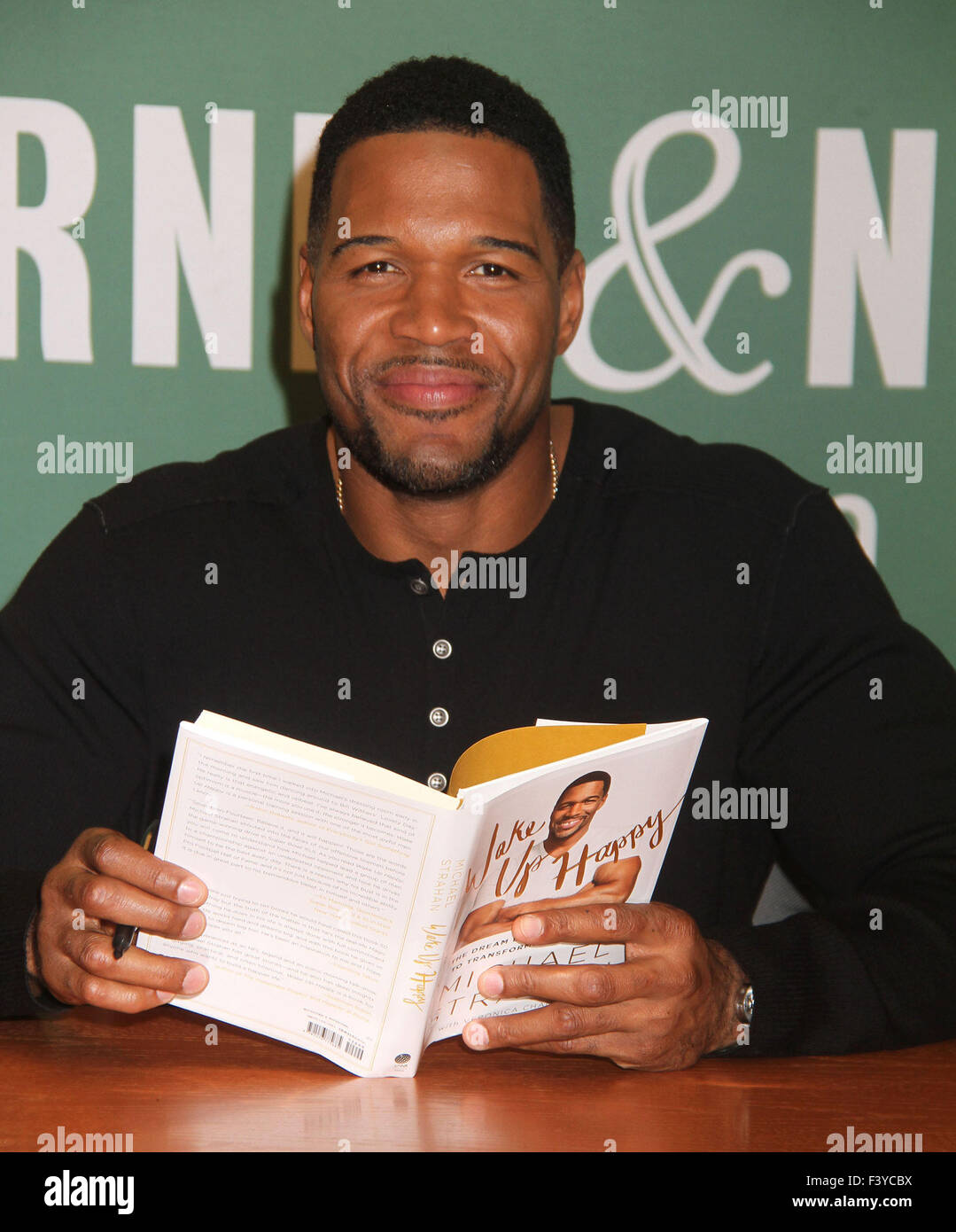 New York, USA. 13th Oct, 2015. Former football player/ TV talk show