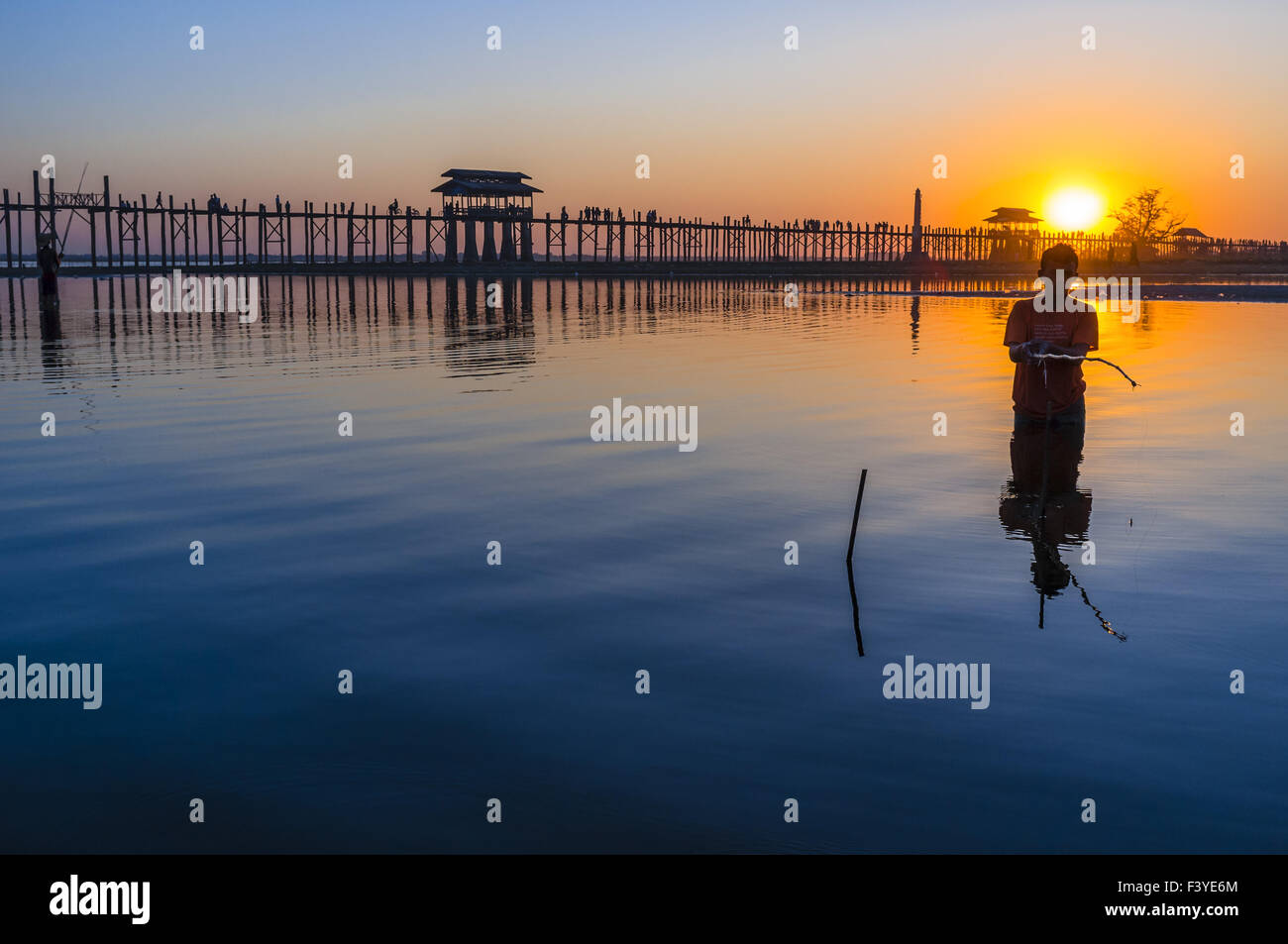 U being bridge hi-res stock photography and images - Alamy