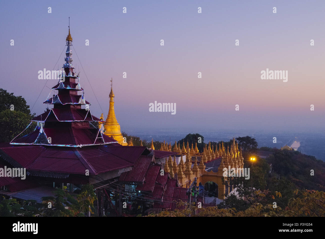 Sutaungpyei pagoda, Mandalay Hill, Mandalay Stock Photo