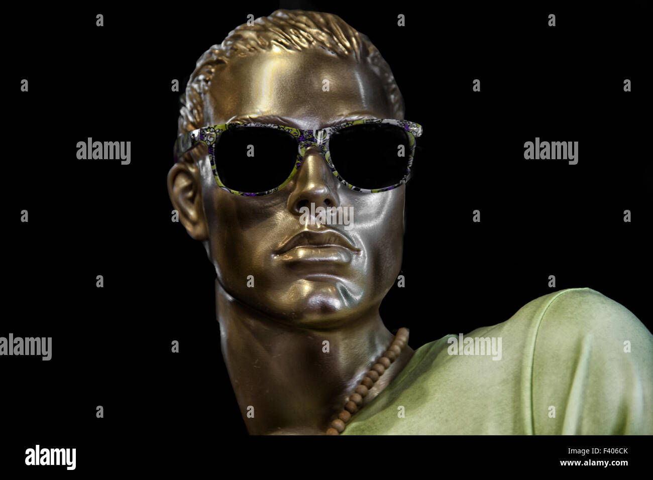 Shop window dummy hires stock photography and images Alamy