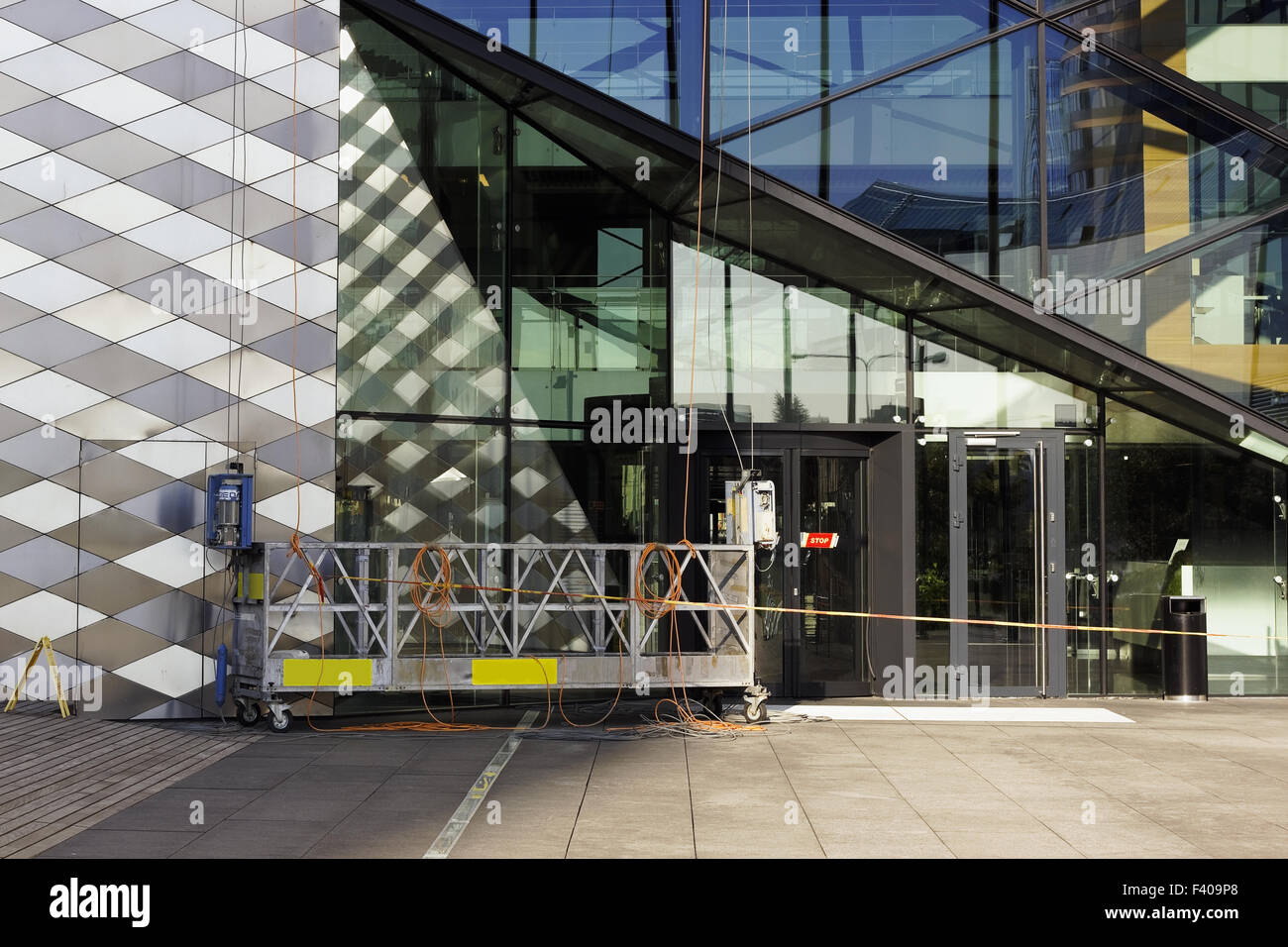 Windows washing platform Stock Photo - Alamy