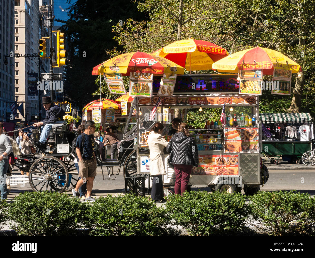 Sidewalk Hot Dog Vendor Stand, Grand Army Plaza, NYC, USA Stock Photo