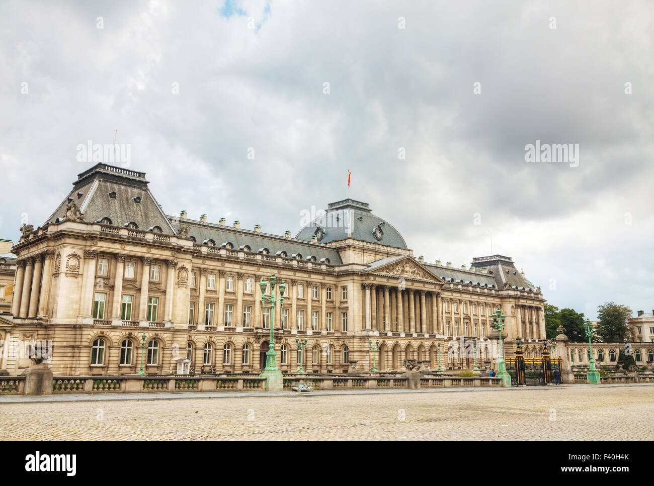 Royal palace facade hi-res stock photography and images - Alamy
